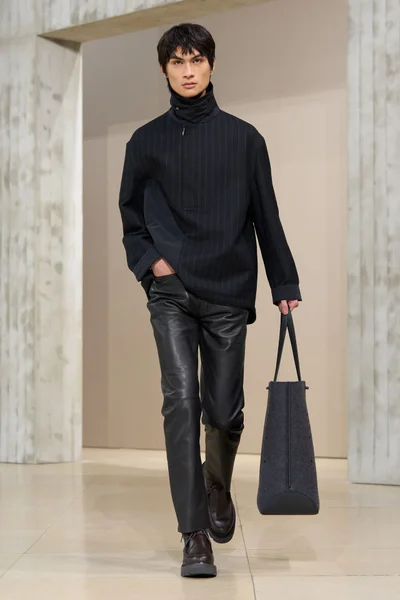 Look 10